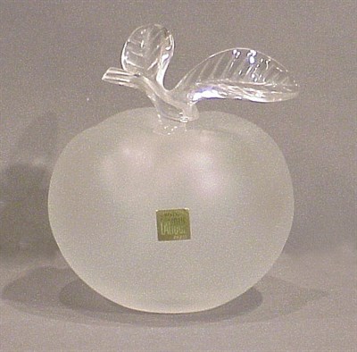 Lot 462 - Lalique Pomme Figurine In clear and frosted...