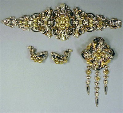 Lot 211 - Trifari Pearl and Rhinestone Suite Empress...