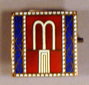 Lot 100 - Wiener Werkstatte Fountain Motif Pin Designed...