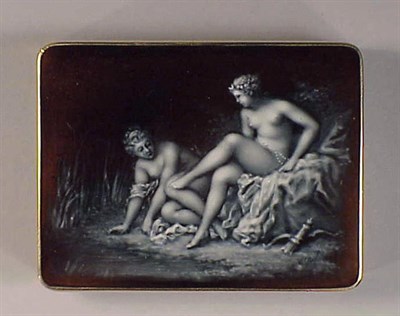 Lot 321 - Gold and Enamel Match Safe Box 18 kt. yellow...