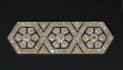 Lot 549 - Late Edwardian Diamond Bar Pin Platinum, of...
