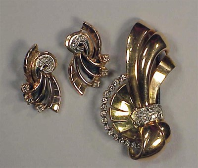 Lot 386 - Suite of Retro Gold and Diamond Jewelry 14 kt....