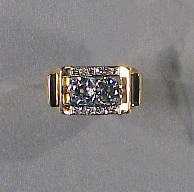 Lot 394 - Two-Stone Diamond Ring 14 kt. yellow gold, set...