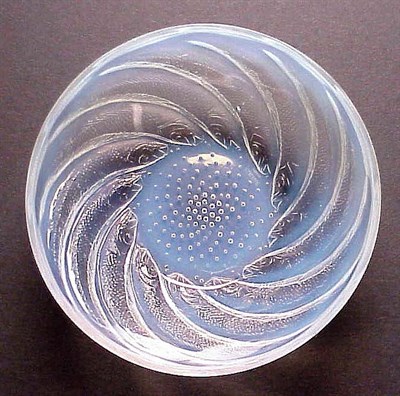 Lot 446 - Lalique Poissons No. 1 Glass Bowl In...