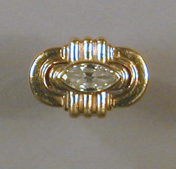 Lot 496 - Gold and Diamond Ring 18 kt. yellow gold, the...
