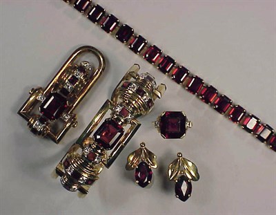 Lot 388 - Suite of Gold, Garnet and Diamond Jewelry 14...