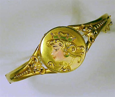 Lot 248 - Gold and Enamel Bangle Bracelet 14 kt. yellow...