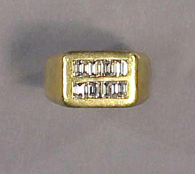 Lot 396 - Gentleman's Diamond Ring 18 kt. yellow gold,...