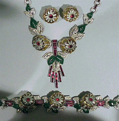 Lot 202 - Coro Suite 1940s Comprising a necklace,...