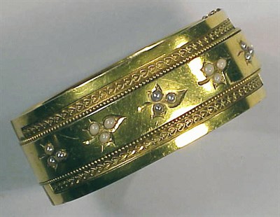 Lot 252 - Victorian Gold Bangle Bracelet 14 kt. yellow...