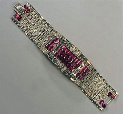 Lot 197 - Evening Bracelet The large weave bracelet with...