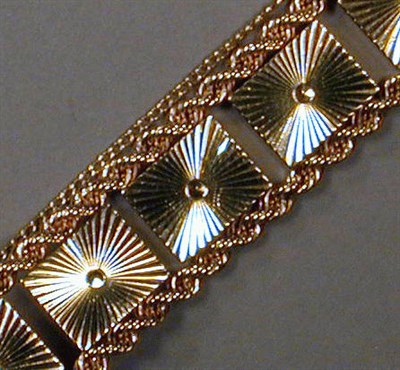 Lot 49 - Gold Bracelet 14 kt. yellow gold, composed of...