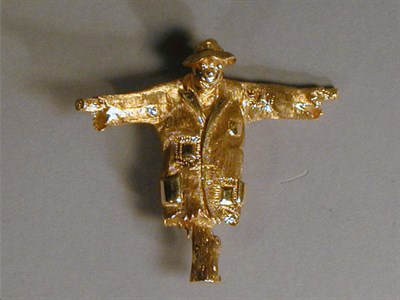 Lot 72 - Gold Scarecrow Pin 18 kt. yellow gold,...