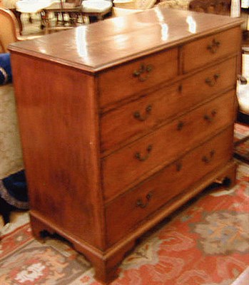 Lot 526 - George III Mahogany Chest of Drawers