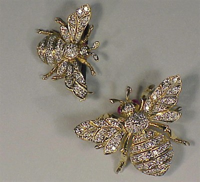 Lot 225 - Pair of Gold and Diamond Bumble Bee Pins 14 kt....