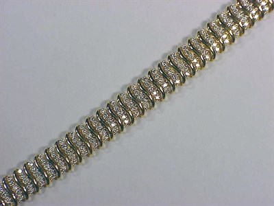 Lot 301 - Diamond Bracelet 14 kt. yellow gold, set with...