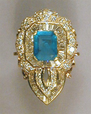 Lot 432 - Emerald and Diamond Ring 18 kt. yellow gold,...