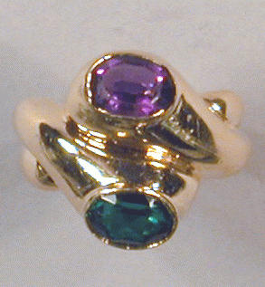 Lot 110 - Gold and Stone Ring 18 kt. yellow gold, set...