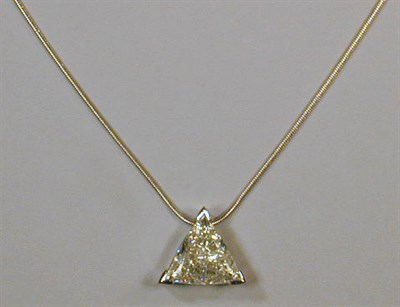 Lot 346 - Diamond Pendant and Chain 14 kt. white gold,...