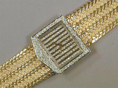 Lot 430 - Gentleman's Gold and Diamond Wristwatch 14 kt....