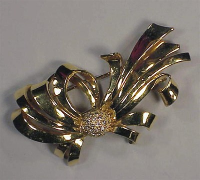 Lot 384 - Retro Style Gold and Diamond Pin 14 kt. yellow...