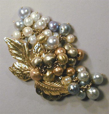 Lot 103 - Gold and Multicolored Cultured Pearl Brooch 14...