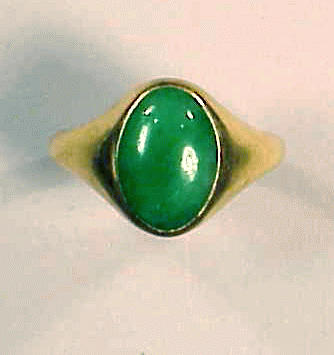 Lot 191 - Gold and Jade Ring 22 kt. yellow gold, the...