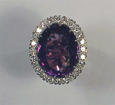 Lot 298 - Amethyst and Diamond Ring 14 kt. yellow gold,...