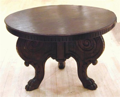 Lot 516 - Renaissance Style Oak Circular Table