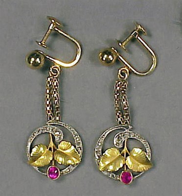 Lot 218 - Pair of Art Nouveau Gold Pendant Earrings 14...