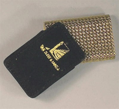 Lot 306 - Gold Travel Clock 18 kt. yellow gold, of...