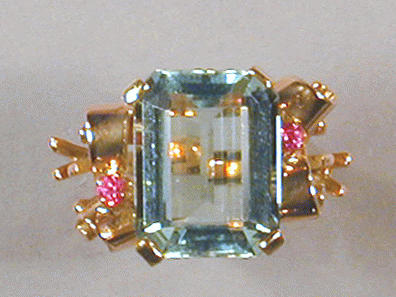 Lot 97 - Retro Style Aquamarine Ring 14 kt. yellow gold,...