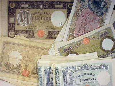 Lot 15 - Group of Italian Banknotes 1900 to 1943,...