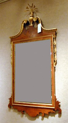 Lot 505 - Federal Style Mahogany and Gilt-Wood Mirror