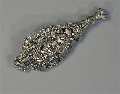 Lot 413 - Diamond Pin/Pendant with Chain 18 kt. white...