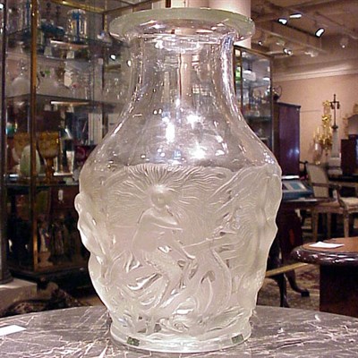 Lot 568 - Verylys Clear and Frosted Glass Vase