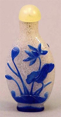 Lot 570 - Chinese Blue Overlay Snowflake Glass Snuff...