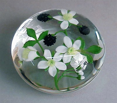 Lot 125 - Paul Stankard Blackberry Bouquet Paperweight...