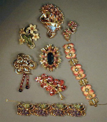 Lot 356 - Group of De Rosa Jewelry Comprising a white...
