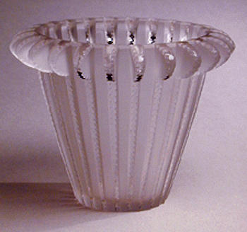 Lot 431 - Lalique Royat Vase In clear and frosted...