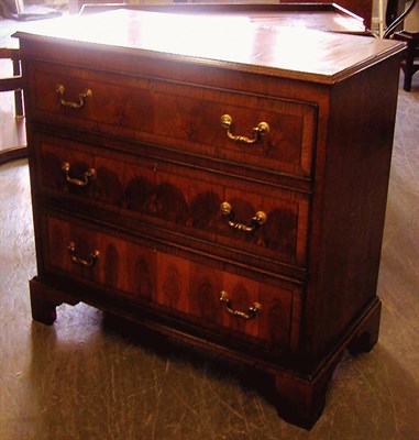 Lot 573 - George III Mahogany Chest of Drawers