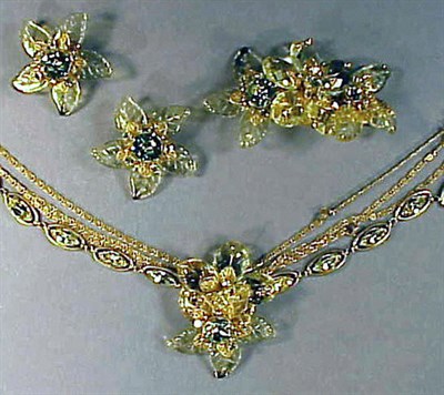 Lot 166 - Miriam Haskell Suite Comprising a necklace,...