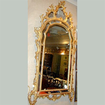 Lot 474 - Louis XV Style Gilt-Wood Mirror