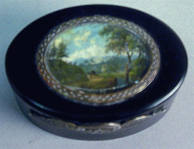 Lot 346 - Group of Five Continental Snuff Boxes 19th...