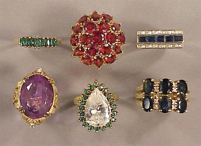 Lot 167 - Six Gold Rings Comprising two 18 kt. and four...