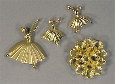 Lot 123 - Four Gold Pins 14 kt. yellow gold, comprising...