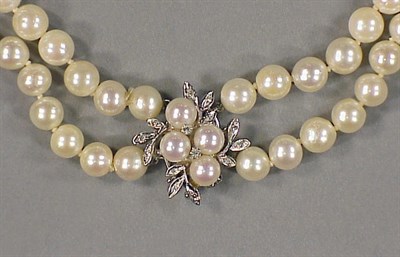 Lot 444 - Cultured Pearl Necklace The double strand...