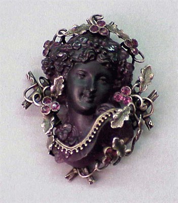 Lot 14 - Antique Female Head Glass Brooch Turn of the...