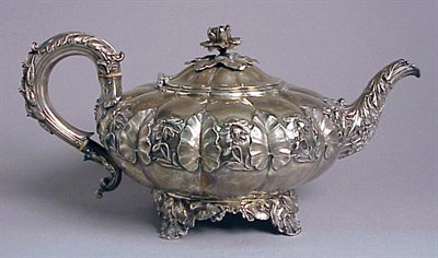 Lot 386 - Georgian Style Silver Teapot Approximately 25...