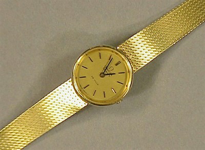 Lot 362 - Lady's Gold Quartz Wristwatch 14 kt. yellow...